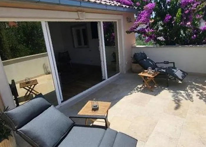 Seaside House Mirca, Brac - 24033 Ferienhaus Supetar