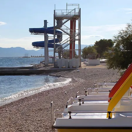 Seaside House Mirca, Brac - 24033 * Supetar